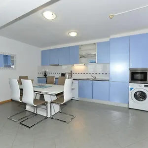 Ruby Red & Atlantic Blue In Oceano Atlantico , Portimao Portugal